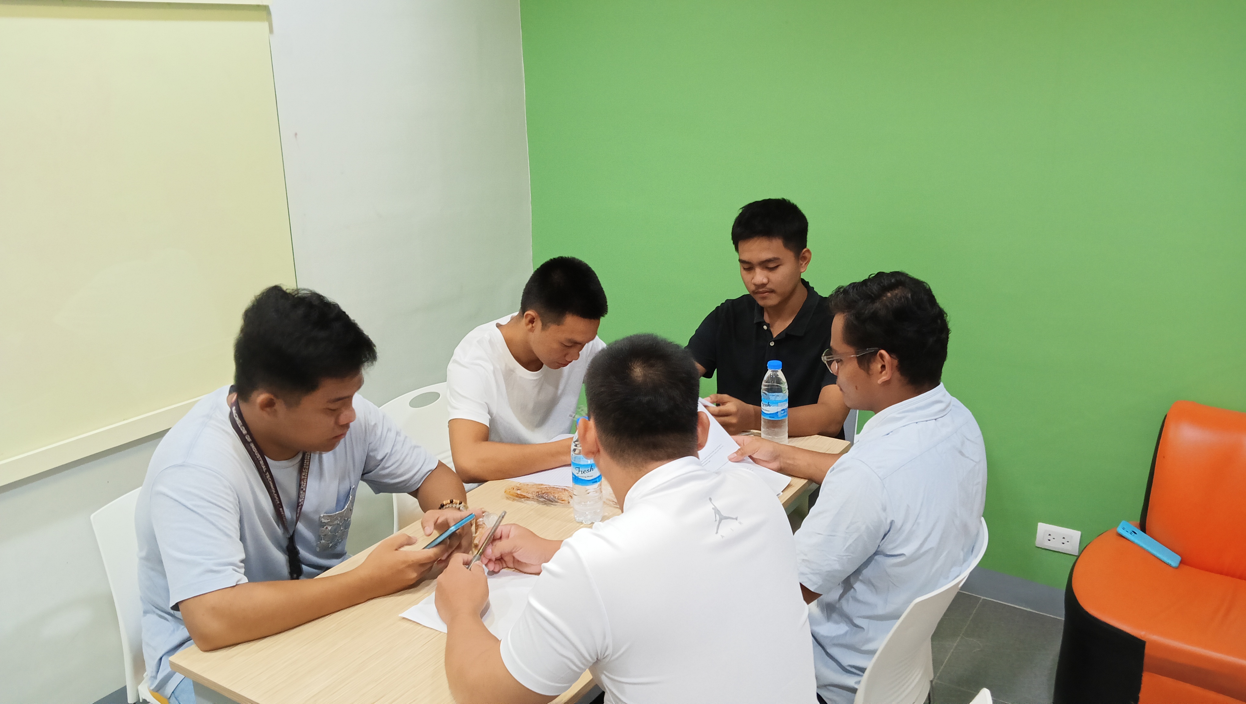 Students using the Discussion Room